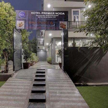 Hotel Premier Noida 135 Bagian luar foto