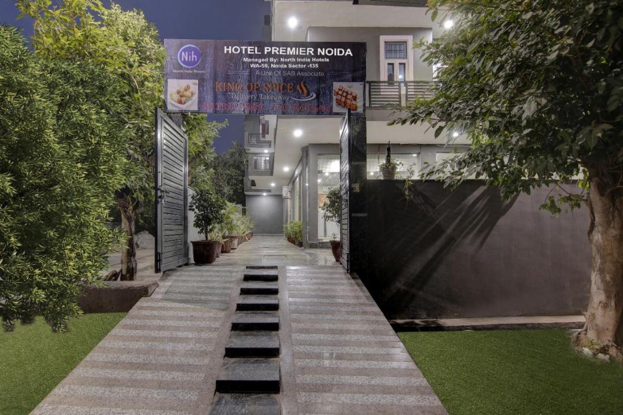 Hotel Premier Noida 135 Bagian luar foto